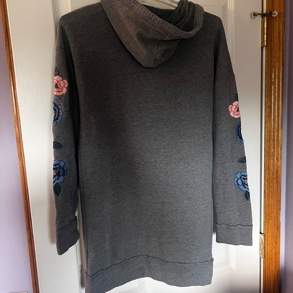 Hollister Charcoal Hoodie with‎ Embroidered Floral Design women’s XS - Picture 5 of 5